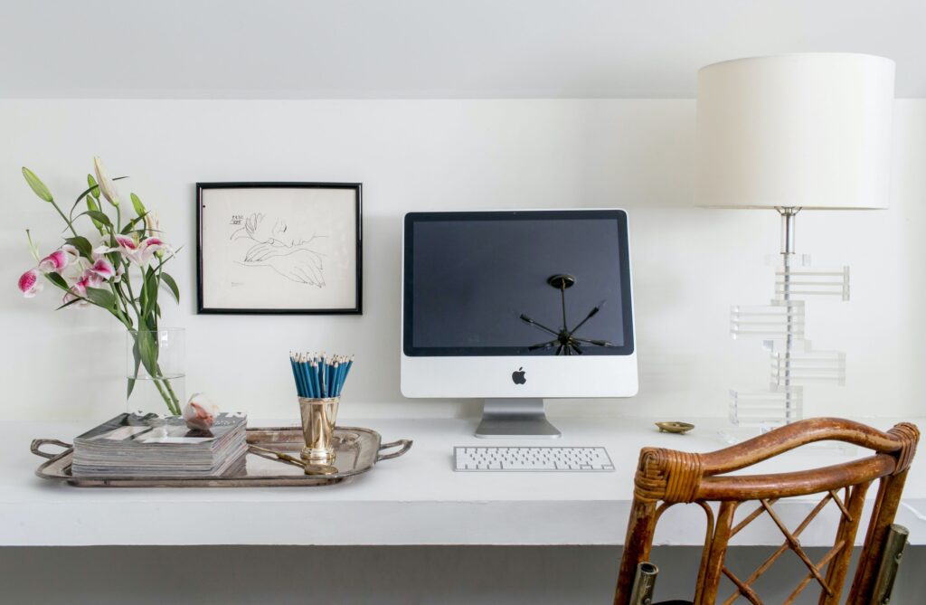 16: Opt for Everyone’s Favorite: Crisp White for Home Office