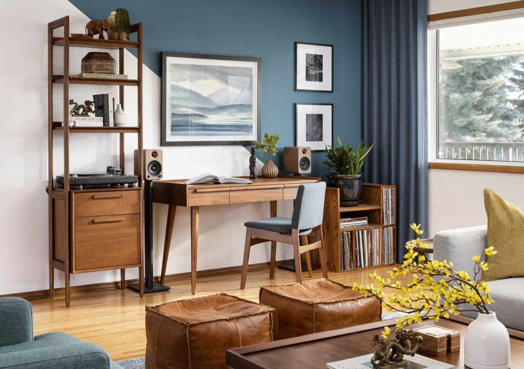 10: Timeless Treasures: Old Favorites for Crafting Your Home Office in Living Room 