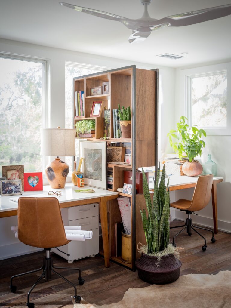 13: Personalize the Space for the Ideal Home Office in Living Room 