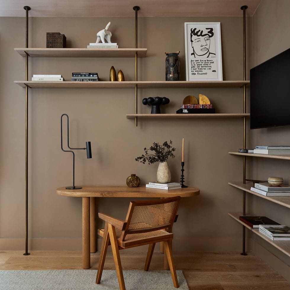17: Earthy Brown Hue: Best Paint Color for Home Office