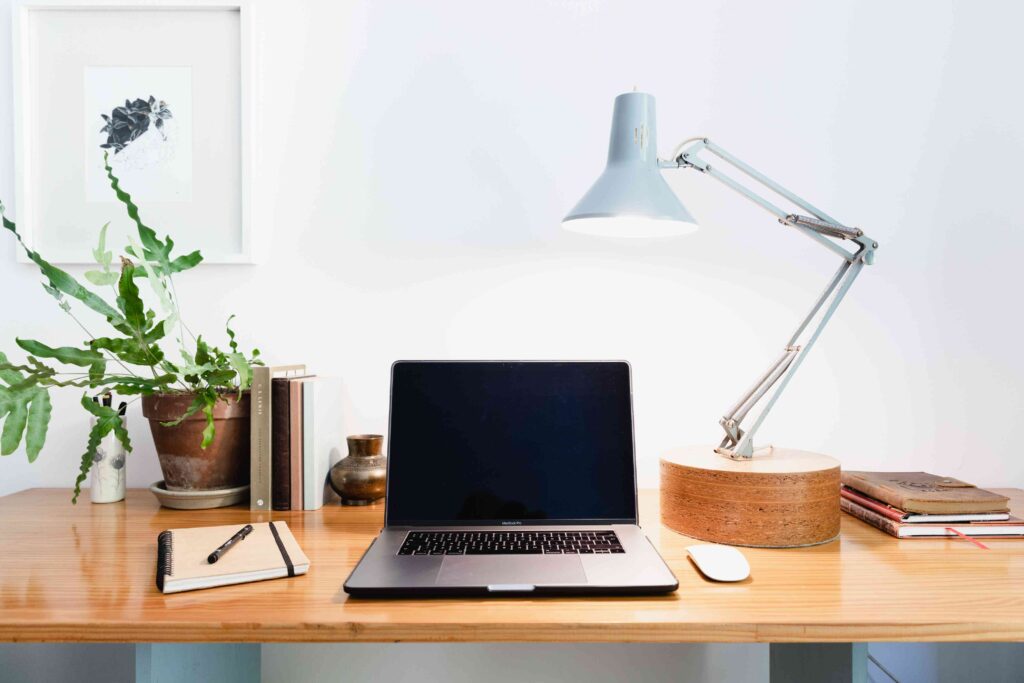 Why Best Lighting is Important for the Home Office? 